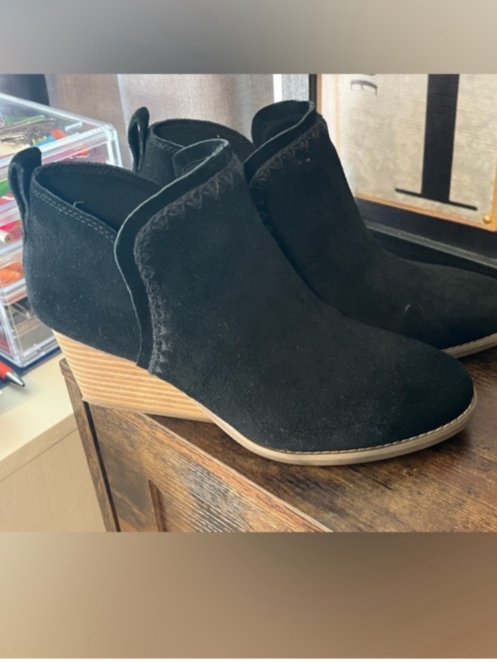 TOMS
Kaia Black Suede Wedge